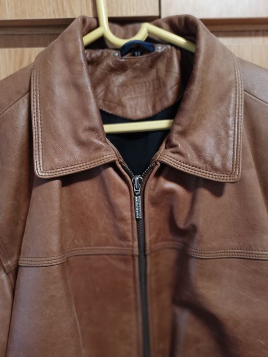 Vând geacă din piele naturala