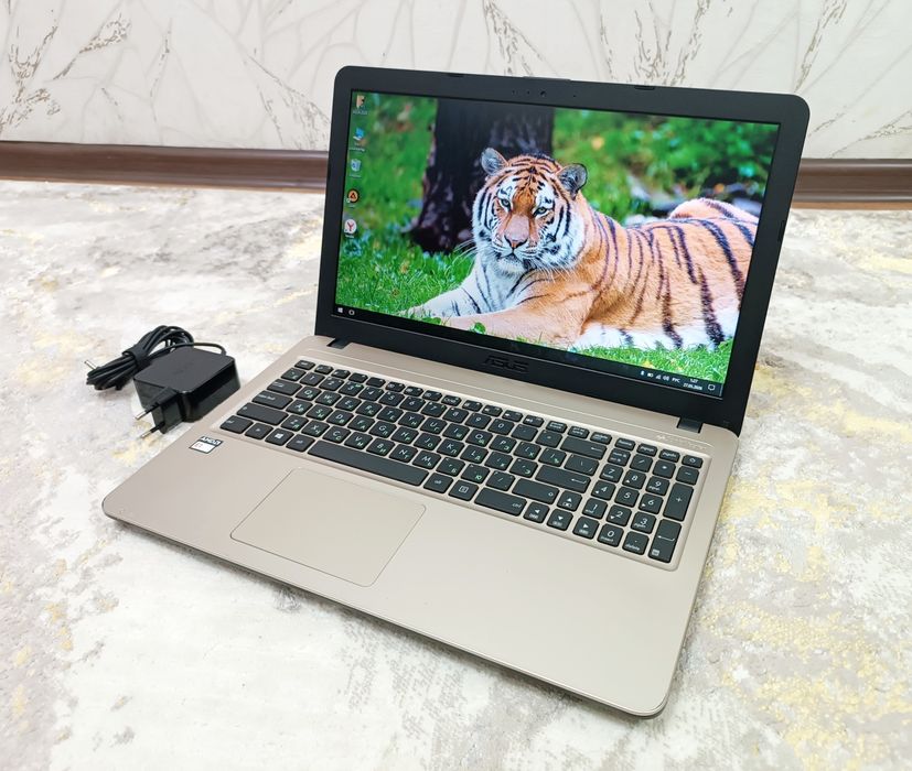 ASUS Ноутбук Windows 10, Microsoft office.