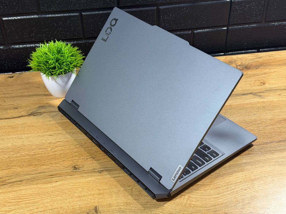 Lenova LOQ 15ARP9 Gaming