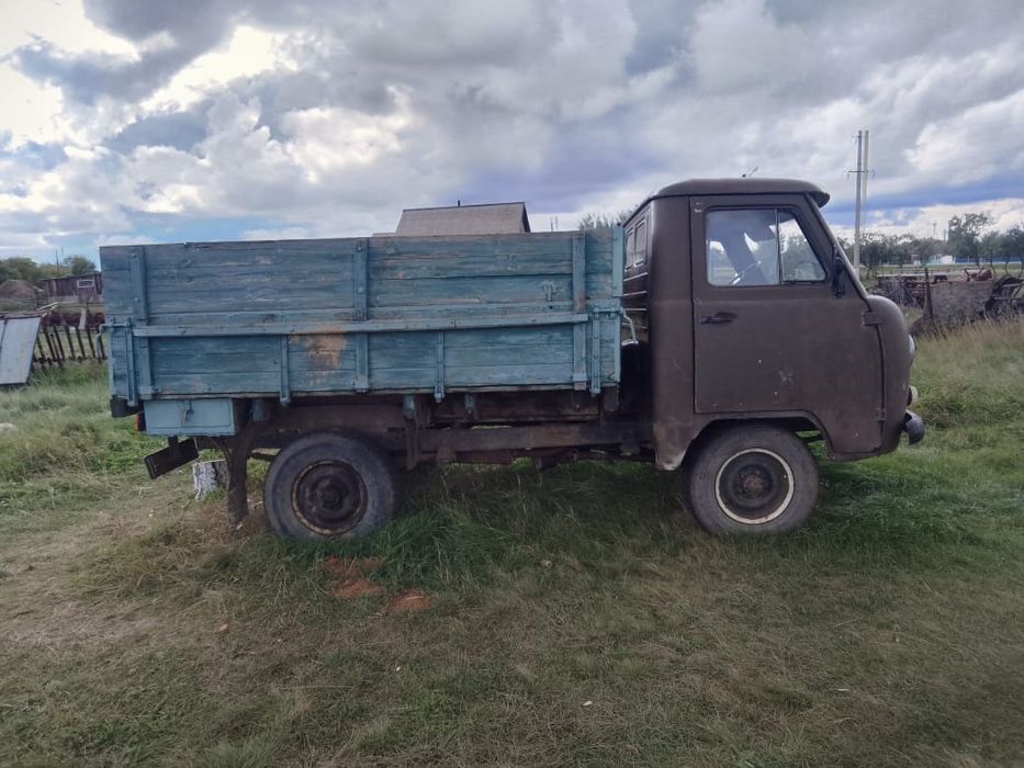 Продам УАЗ бортовой