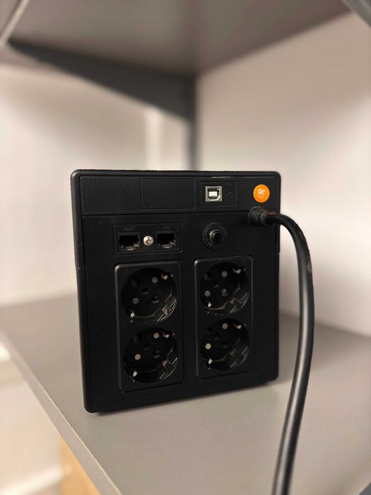 UPS NJoy Septu 1000VA/600W Reglaj Automat al Tensiunii 4 prize schuko