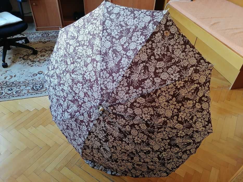 Голям плажен / градински чадър - 4 евро