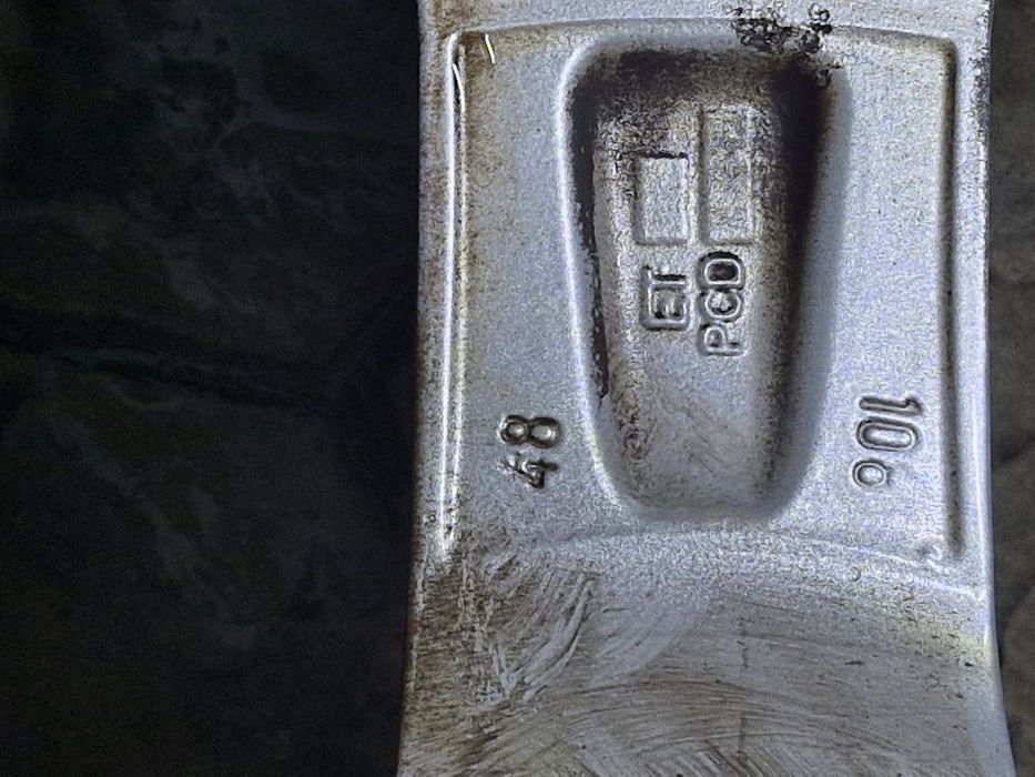 Vand jante aliaj 17 ET48 echipate cu cauciucuri vara