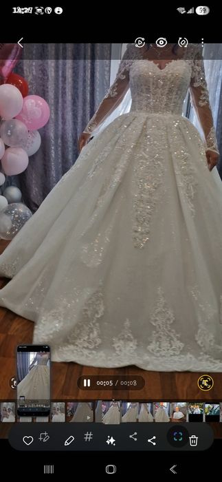 Потрясающее свадебное платье
