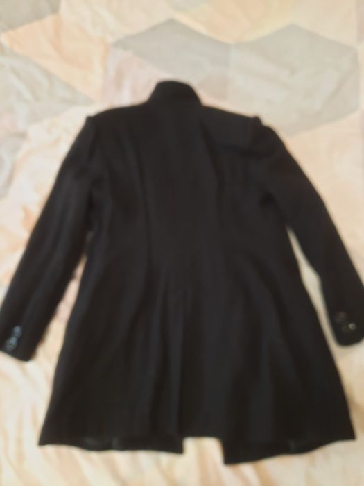 Черно класическо дамско палто с копчета