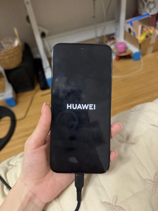 Продаю телефон HUAWEI NOVA 15