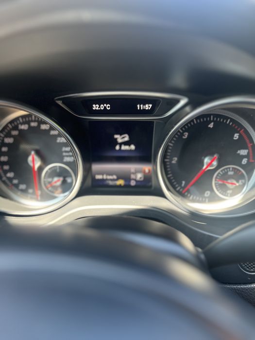 Mercedes-Benz GLA 220d 4Matric Automatic- 16900E