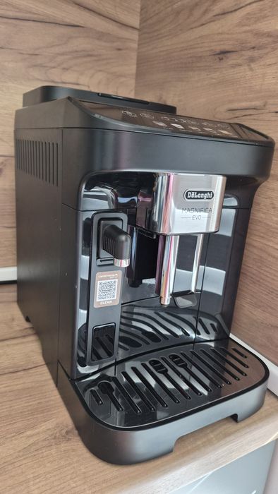 Aвтомат еспресо машина De'Longhi Magnifica Evo ECAM