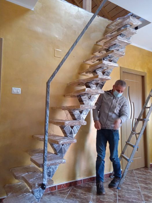 Scări interioare și exterioare