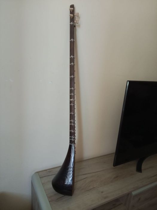 Musiqa asboblari sotiladi