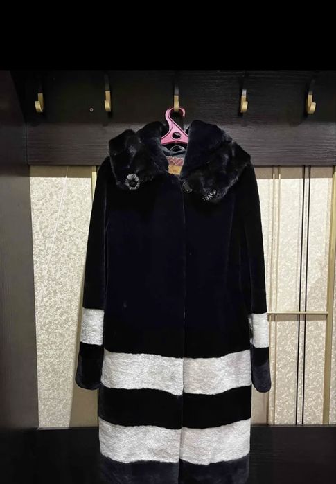 Мутоновая шуба в хорошем состоянии