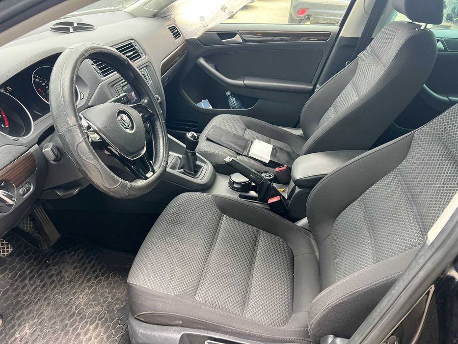 Vw Jetta 2017 Facelift Avariat 1.4 tsi 130.000km deplasabila