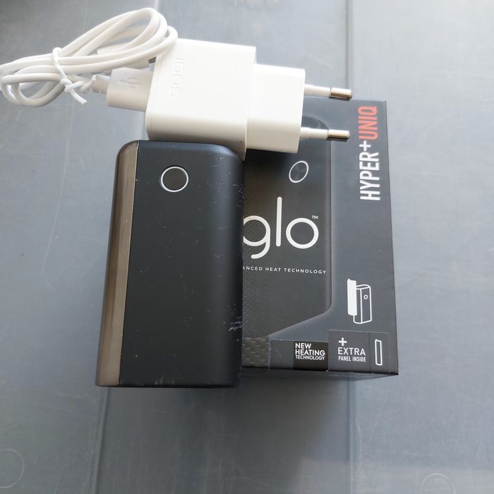 Glo™ Hyper+ este un dispozitiv de încălzire a tutunului care încălzește inductiv, în loc să ardă