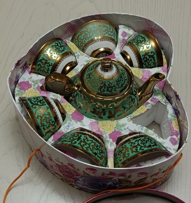 Подарочный фарфоровый сервиз