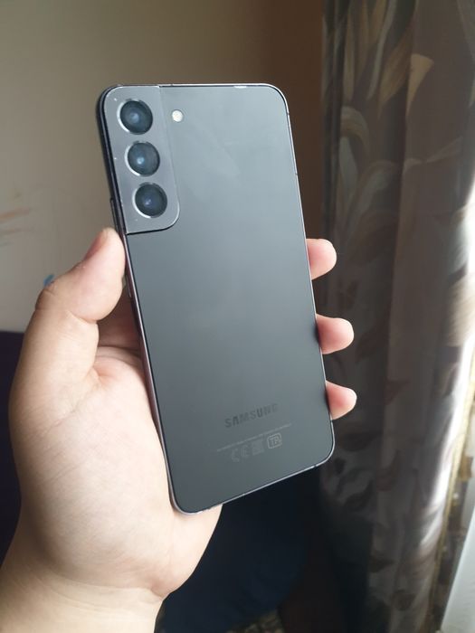 Samsung Galaxy S22+ 8/128гб