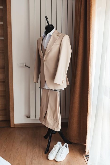 Manechin Costum Mire | 150 Lei / 3 Zile | Cluj
