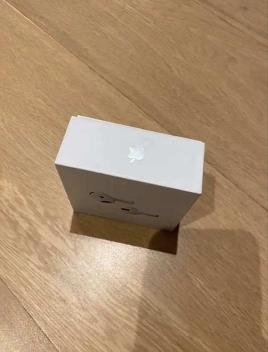 AirPods 4 in stare impecabila
