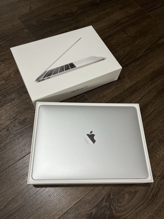 Macbook Pro 13” 2017 retina 8gb ram 1tb ssd