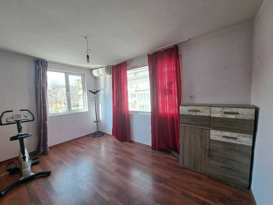 Тристайно жилище под наем в Сухата река