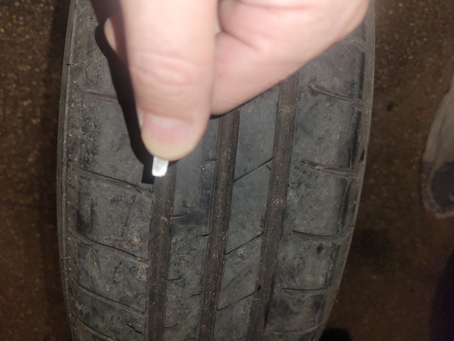 2 cauciucuri  Falken bune