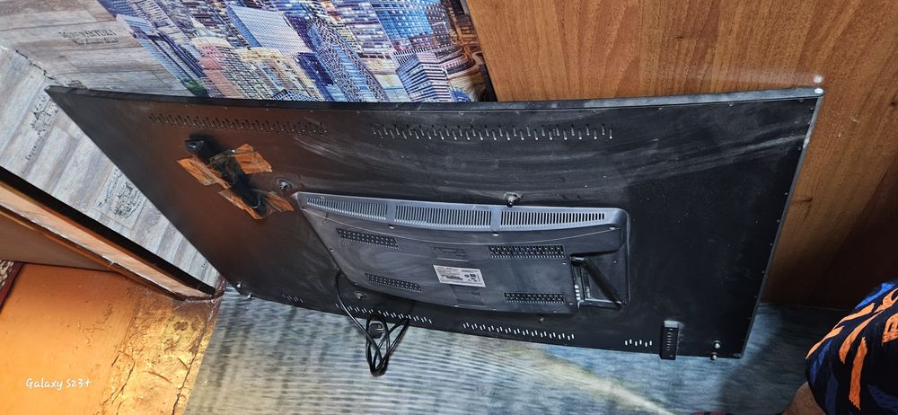 Телевизор 60дюймов состояние 8/10