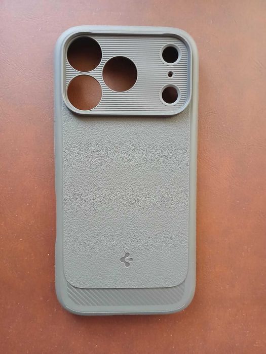 Spigen Rugged Armor MagSafe Case (сив)