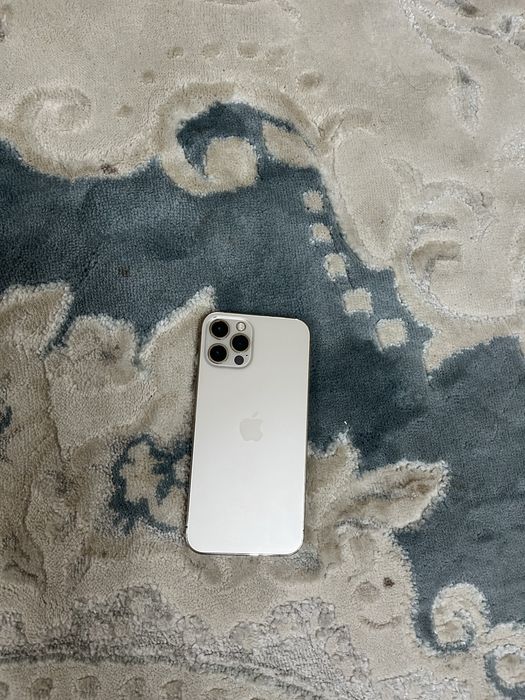 Iphone 12pro телефон