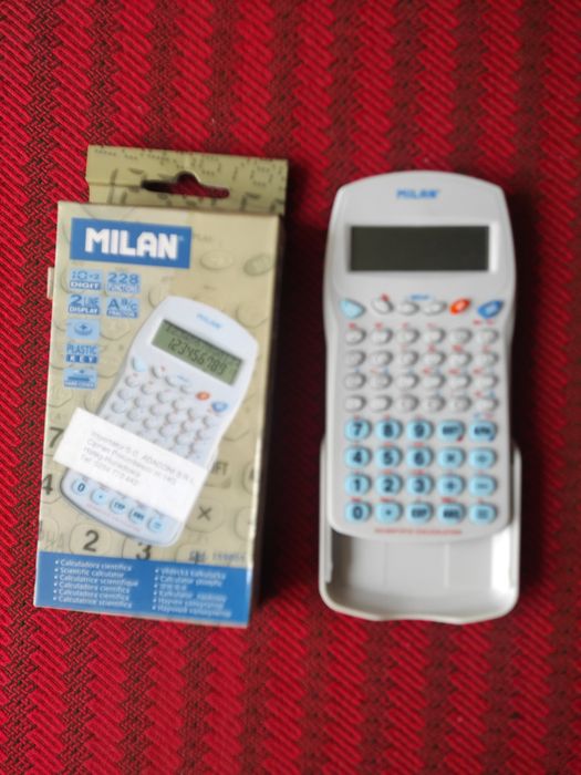 Calculator științific Milan, operează funcții superioare științifice