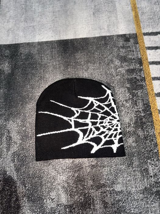 Стильные вязаные шапки