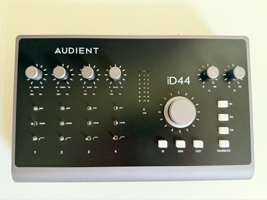 Interfața audio Audient ID44