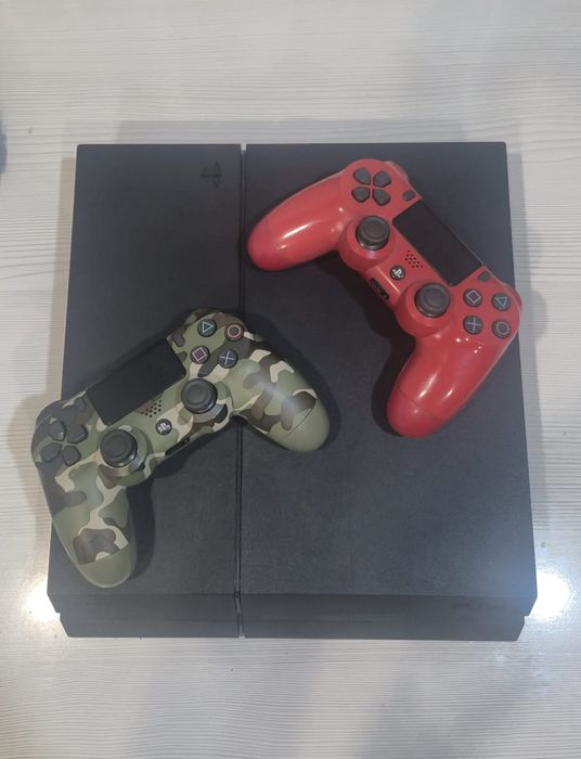 Продам PlayStation 4 fat последней ревизии.