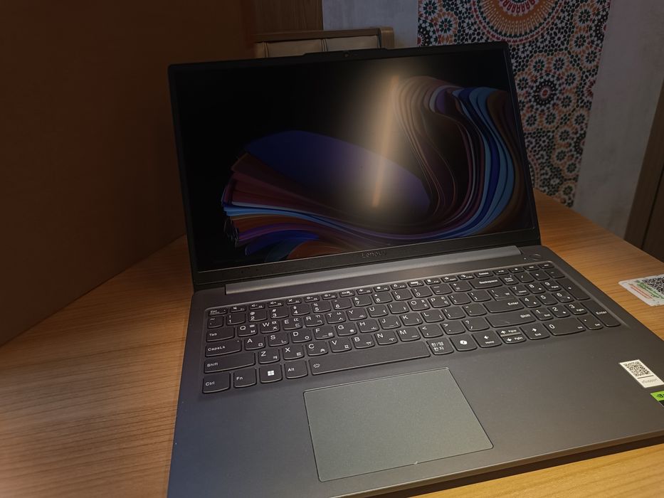 Lenovo LOQ 15IAX9E i5-12450HX RTX 4050 12GB 512GB