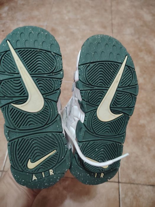 Vînd adidași nike uptempo