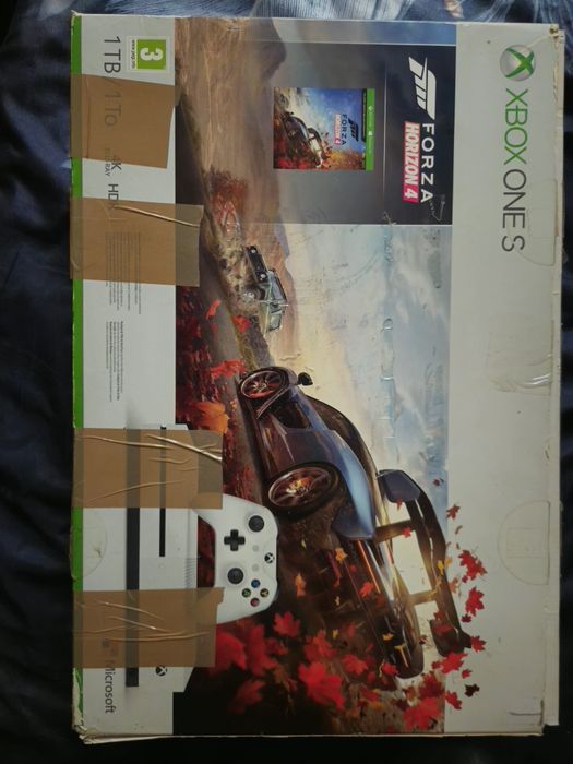 Xbox One S 1TB+ 1Controler