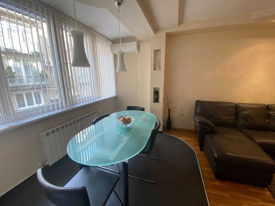 Тристаен апартамент под наем до Пирогов