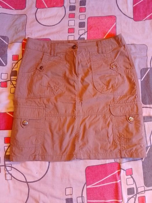 Къса пола кафяво бежова