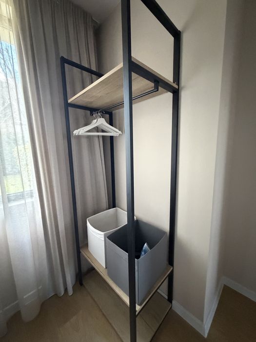 Отворен гардероб с етажерки 2 модела