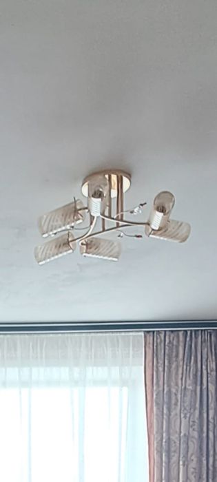 Продам люстру в хорошем состоянии