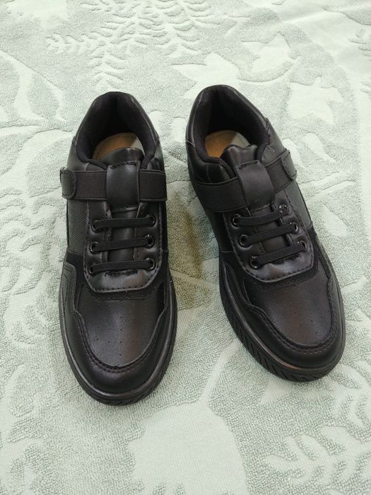 Обувь Новые 34р мальчику в школу