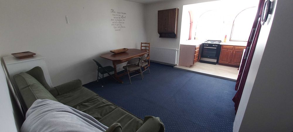 Triplex 356mp cu băi, bucătării, utilitati separate 5 parcari stradale
