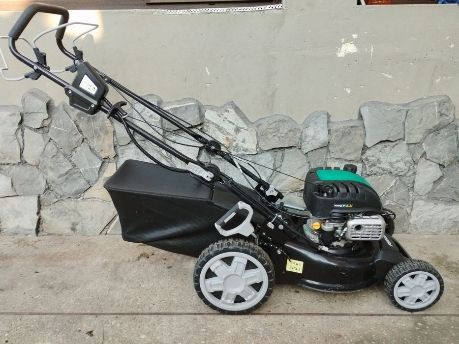 Mașina de tuns iarba