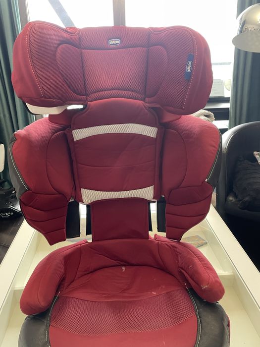 Scaunul auto Chicco Oasys 2-3 Evo FixPlus 15-36 kg