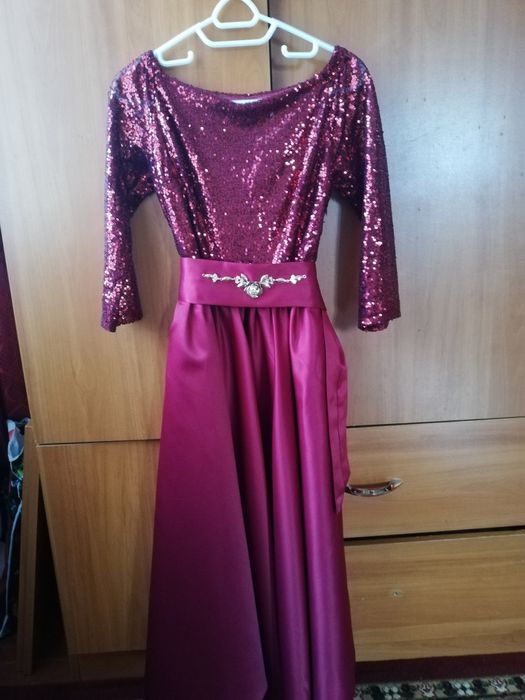 Платье 42 размера