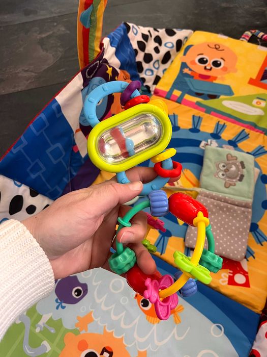 бебешка постелка за игра + играчки