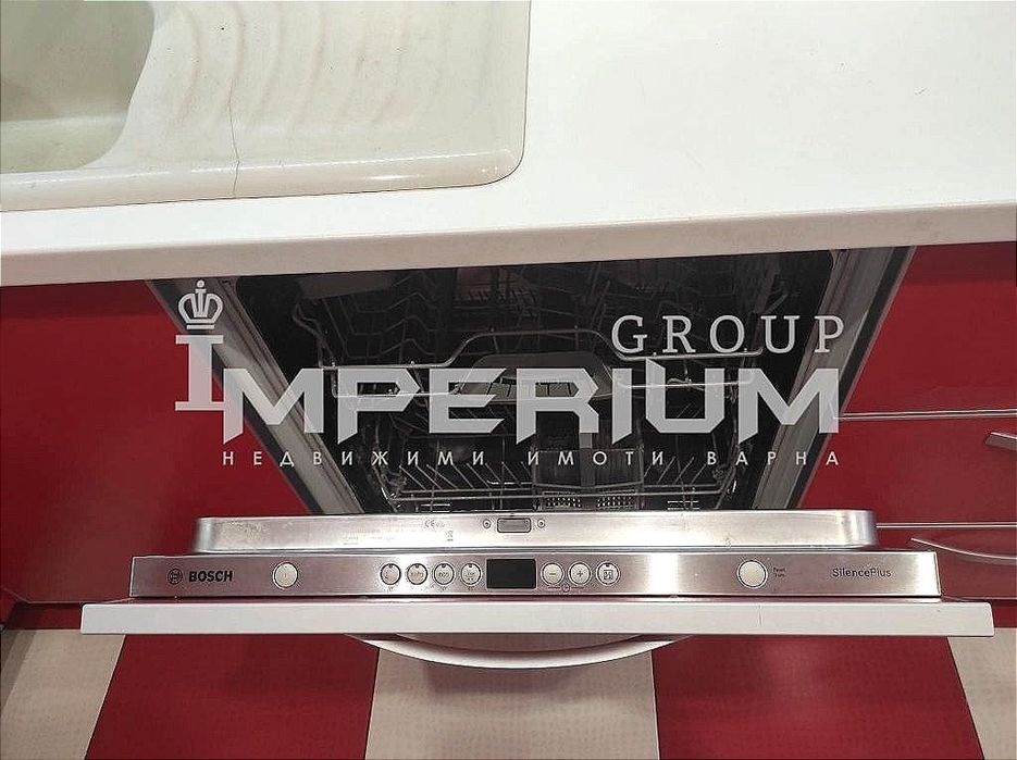 Дава се под наем Тристаен апартамент в Варна, Гръцка махала - 100 кв.м за 663 € - Снимка #4