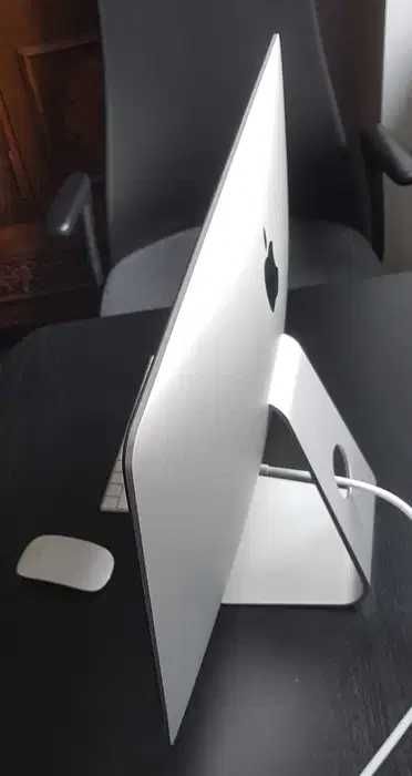 iMac Retina 4K 21.5” (2019) – stare impecabilă, accesorii originale