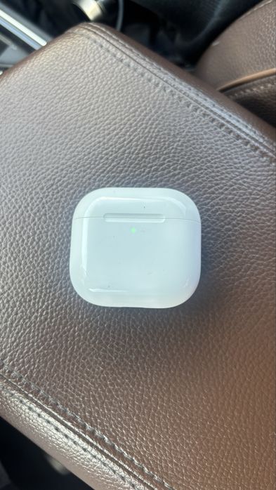 Срочно продам Air Pods 4