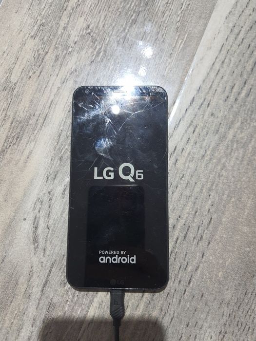 Telefon LG Q6 in boot loop