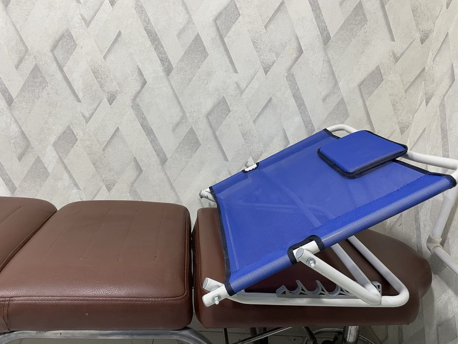 Продам Диваны Витринный шкафы, Кресло