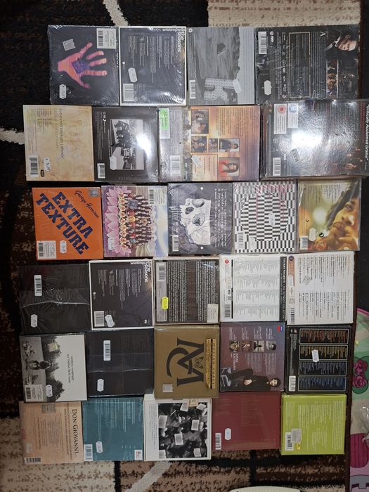 2 radiouri in stare perfecta de funcționare.